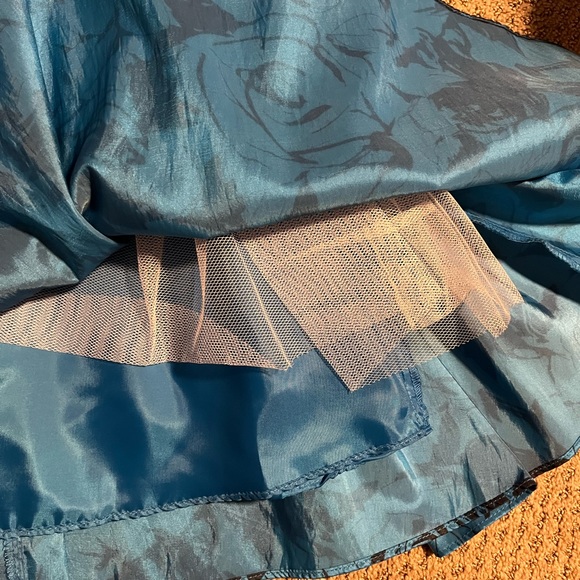 Formal Dress - Picture 3 of 3